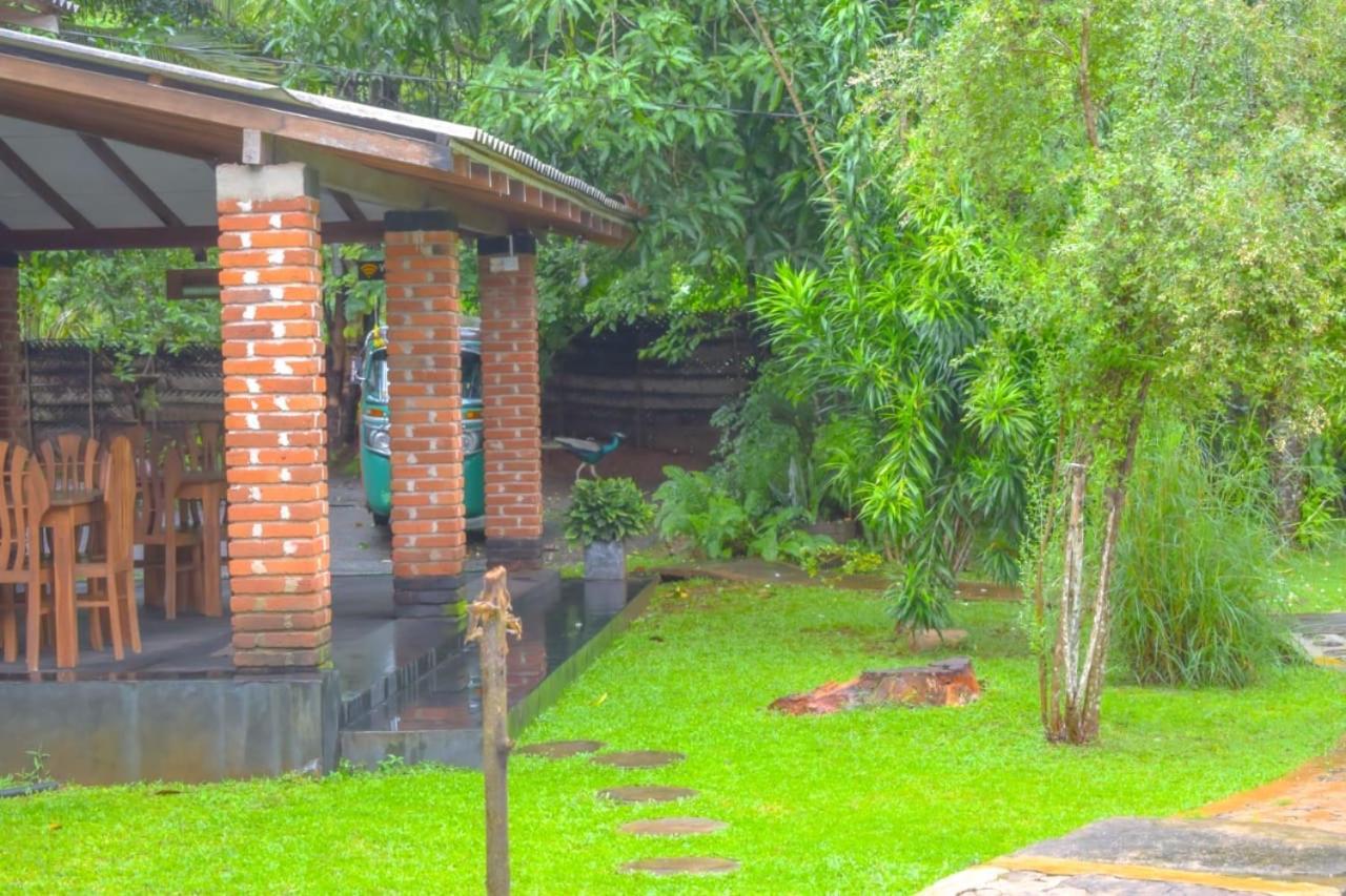 Green Cottage Anuradhapura Esterno foto