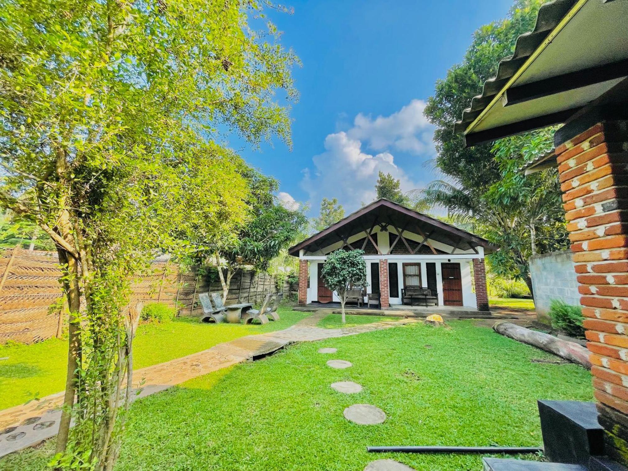 Green Cottage Anuradhapura Esterno foto